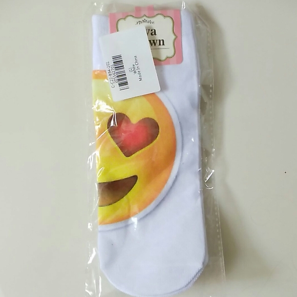 NWT Hearty Smiley Face Socks - Picture 1 of 2